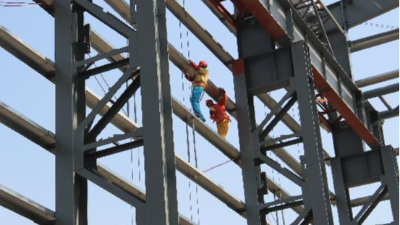 鋼結(jié)構(gòu)涂上鐵銹轉(zhuǎn)化劑會(huì)發(fā)黑？這是什么原理？